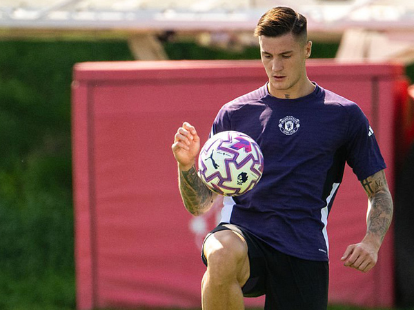 Benjamin Sesko Optimis Manchester United Bakal Bangkit